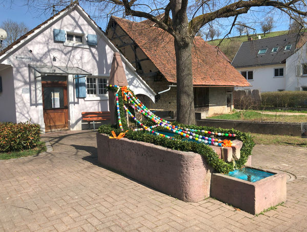 Dorfbrunnen 2.jpg