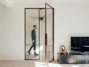 Inspiratie: zo geven stalen deuren karakter aan je woning/project