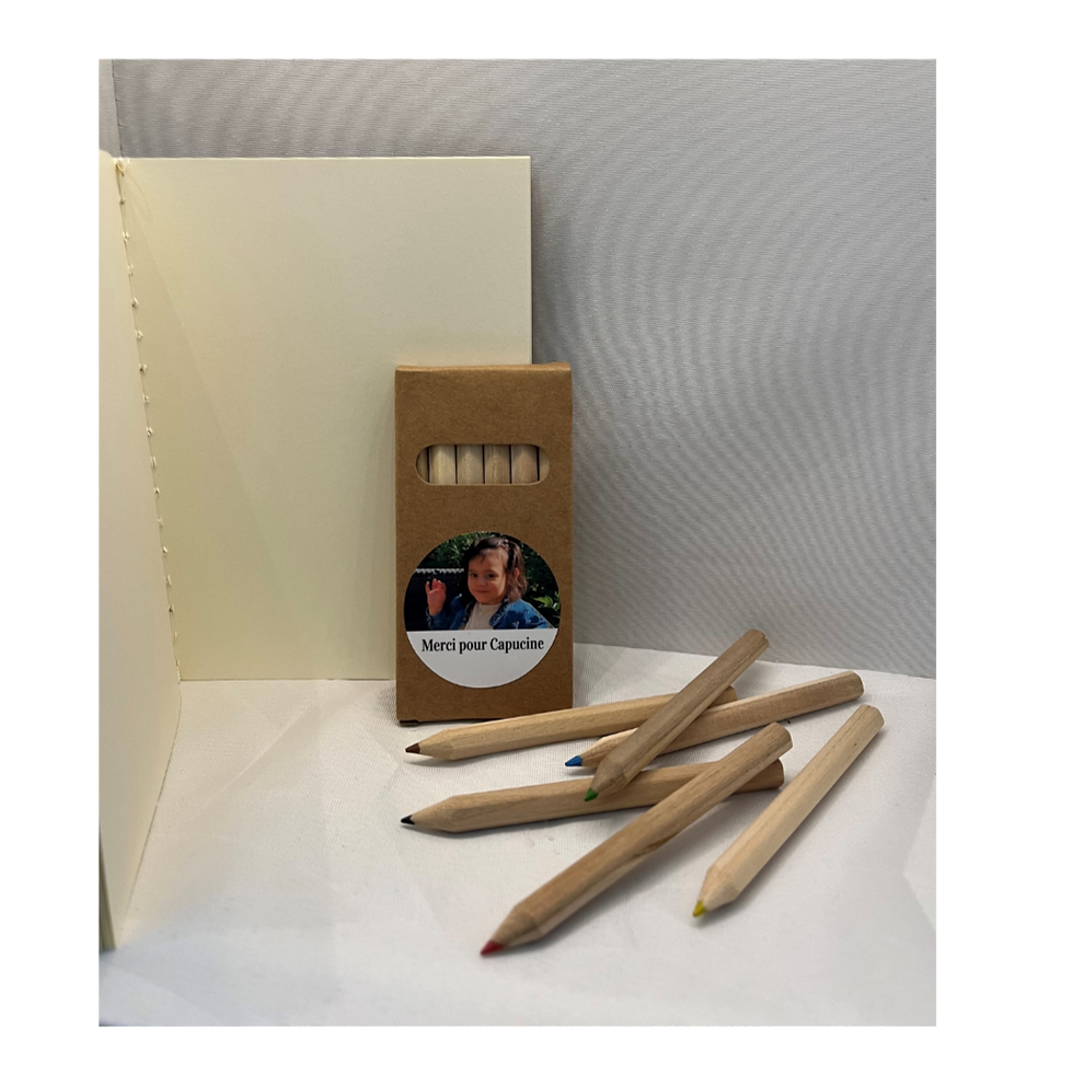 Miniature : Carnet & crayons de couleurs