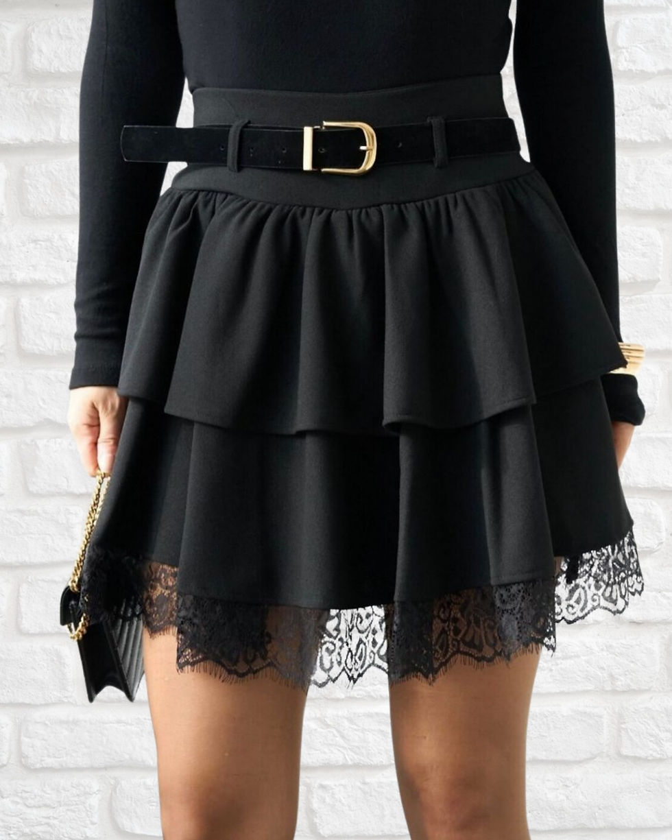 Thumbnail: Kemerli dantel detaylı şortlu etek