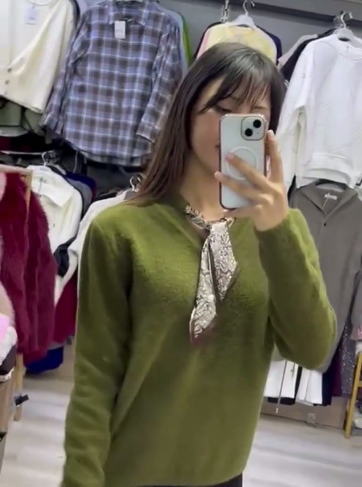 Küçük resim: 🌸Fularlı Premium V Yaka Kazak