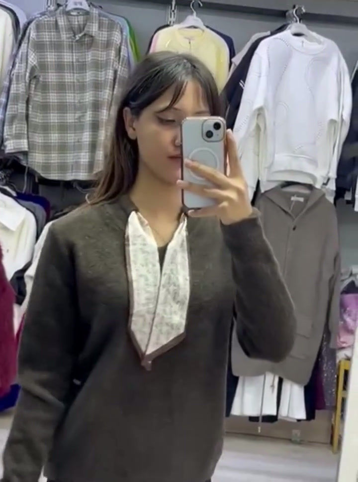 Küçük resim: 🌸Fularlı Premium V Yaka Kazak