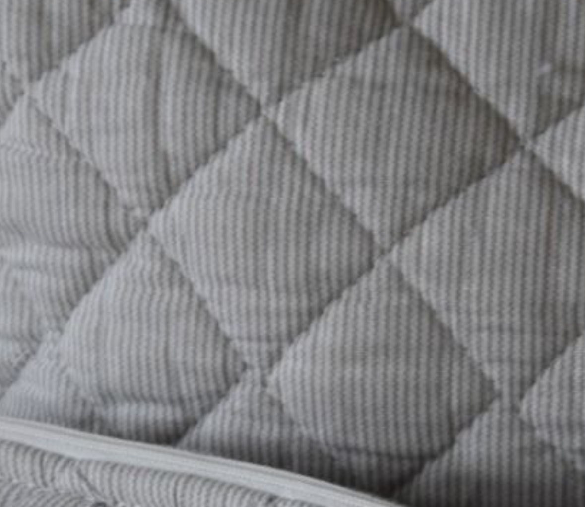 כרית קווילט 60*60