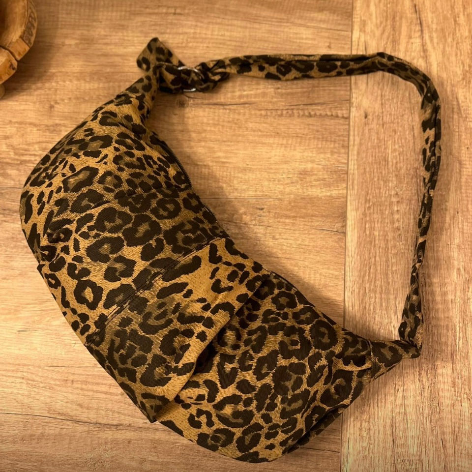 תמונה ממוזערת: פאוצ׳ בד מנומר