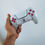 Miniaturbild: PS5 DualSense Cosmic-Pink kontroler – obnovljen sa Hall efektom TMR stickova