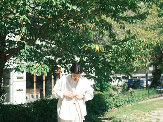 髪の白髪、くせ毛、髪のボリュームについての解決策