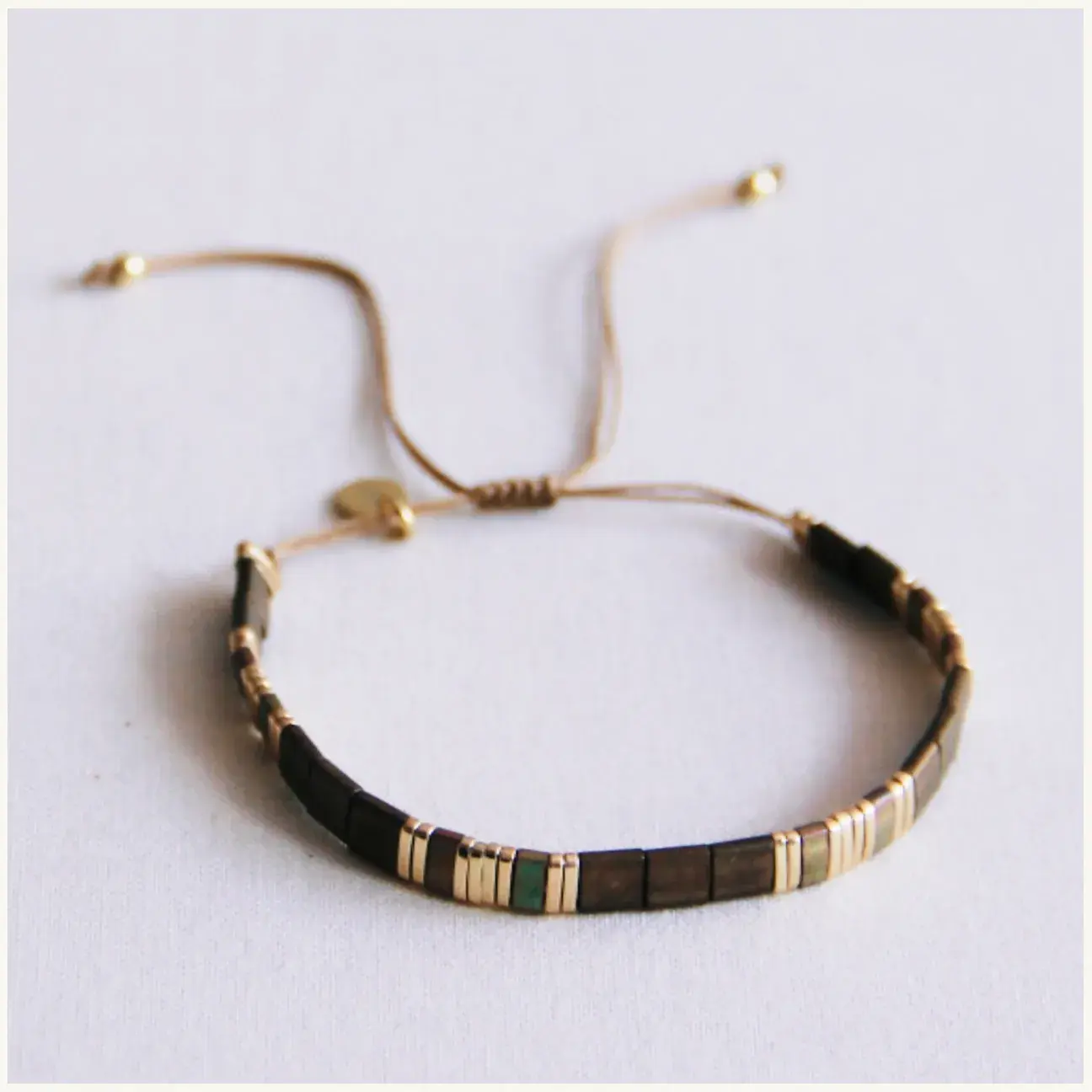 Bazou Tilabead armbandje mocca