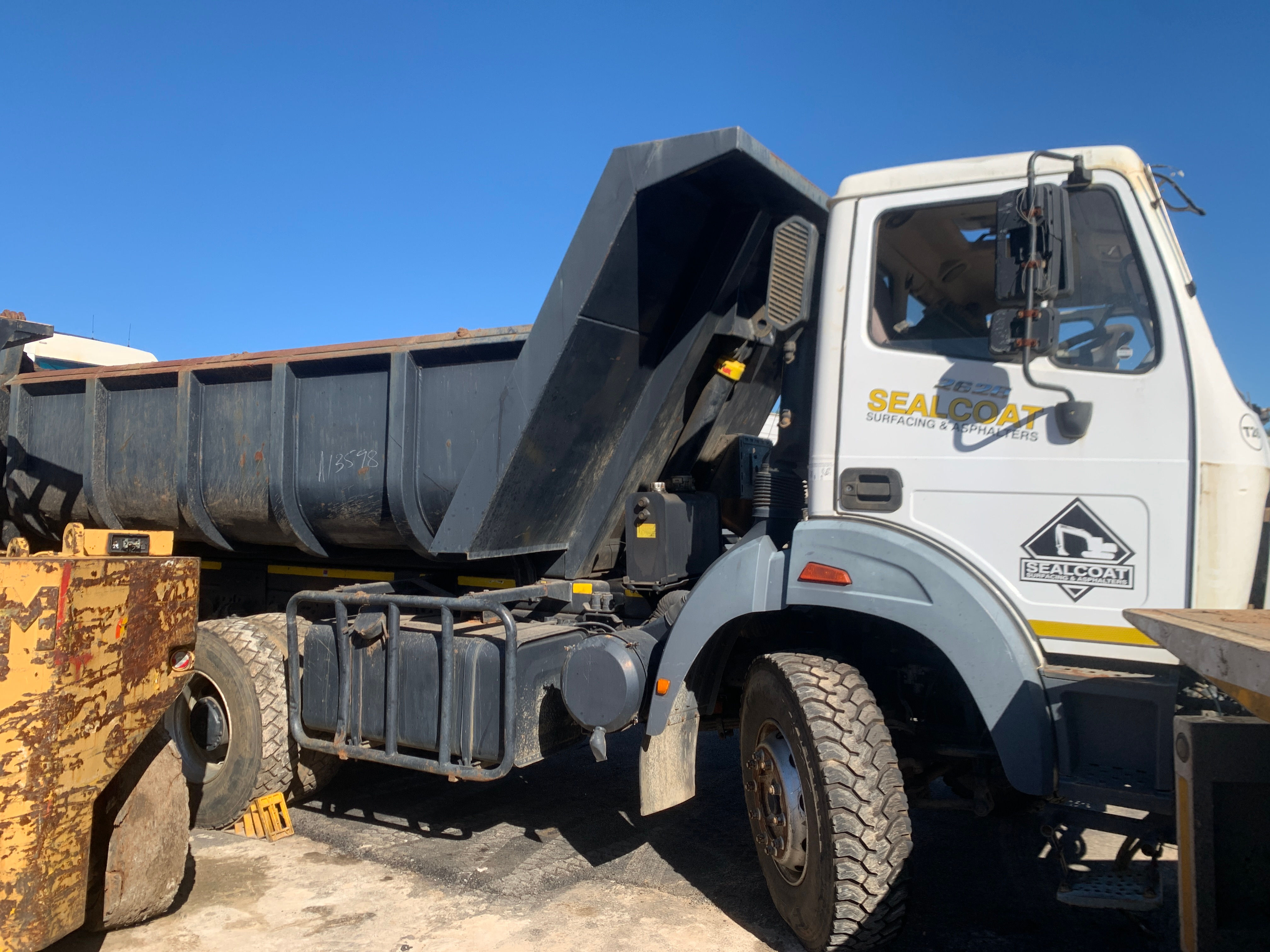 POWERSTAR 2628 TIPPER TRUCK