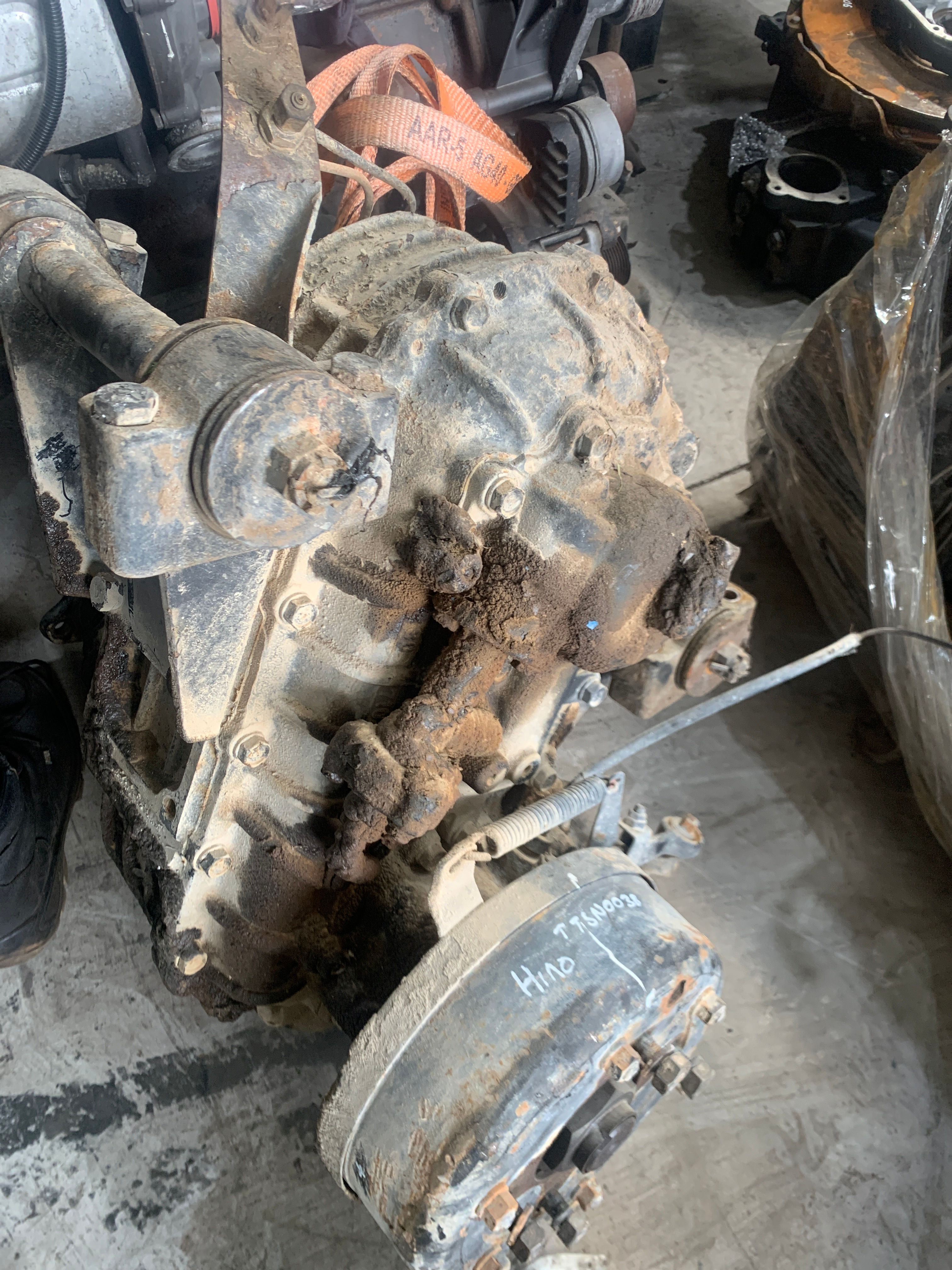 HINO TRANSFER CASE