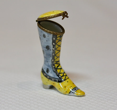 Boîte à aiguilles forme botte -