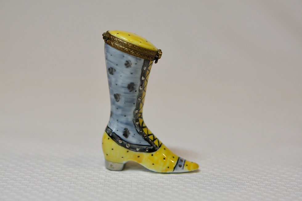 Miniature : Boîte à aiguilles forme botte -