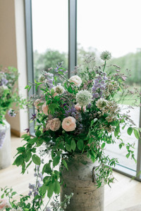Surrey Florist wedding ceremony 