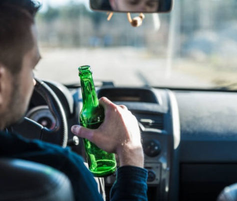 Alkohol premohol už veľa vodičov