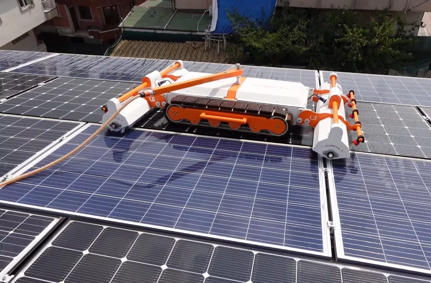 Cadeclima Robot robsys limpiando