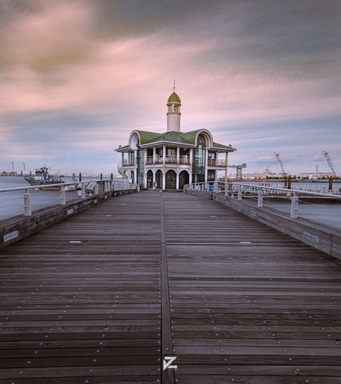 Yokohama Pier-2.jpg