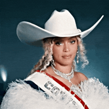 beyonce-cowboy-carter.gif