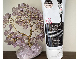 Korean Skincare: Mediheal "Pore-Clean Charcoal Cleansing Foam"