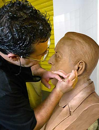 O Escultor Toco Dias