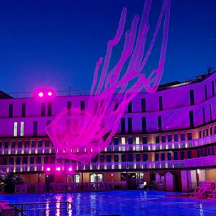 Médousa : une méduse géante à la Piscine Molitor