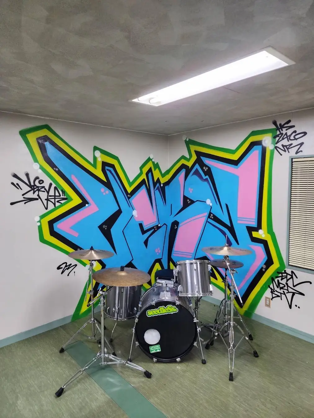 GRAFFITI IN OSAKA