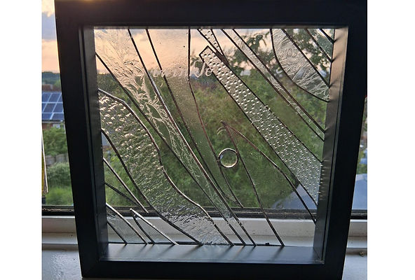 Glass mosaic with glass jewel