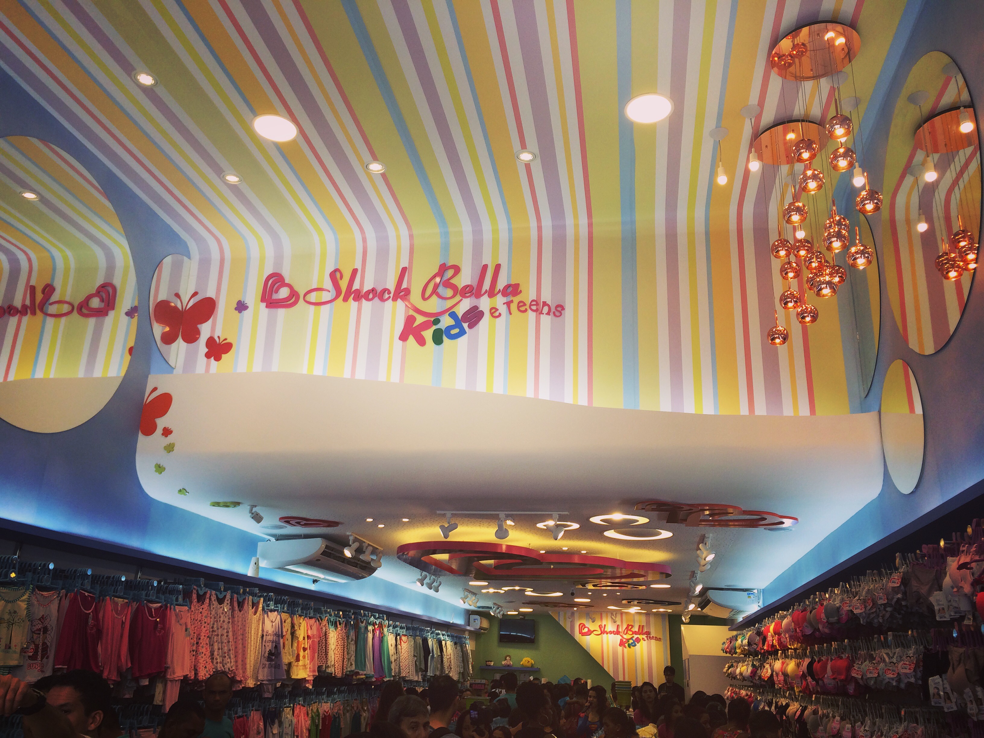 Interiores, Shock Bella Kids e Teens