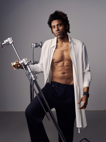Actor Kelvin Taylor, Australia, New Zealand, African American, IMDB, Wikipedia, Miami Vice, Spartacus, Power Rangers, Ash Vs Evil Dead, Power, Starz, Emmy Nominated, International