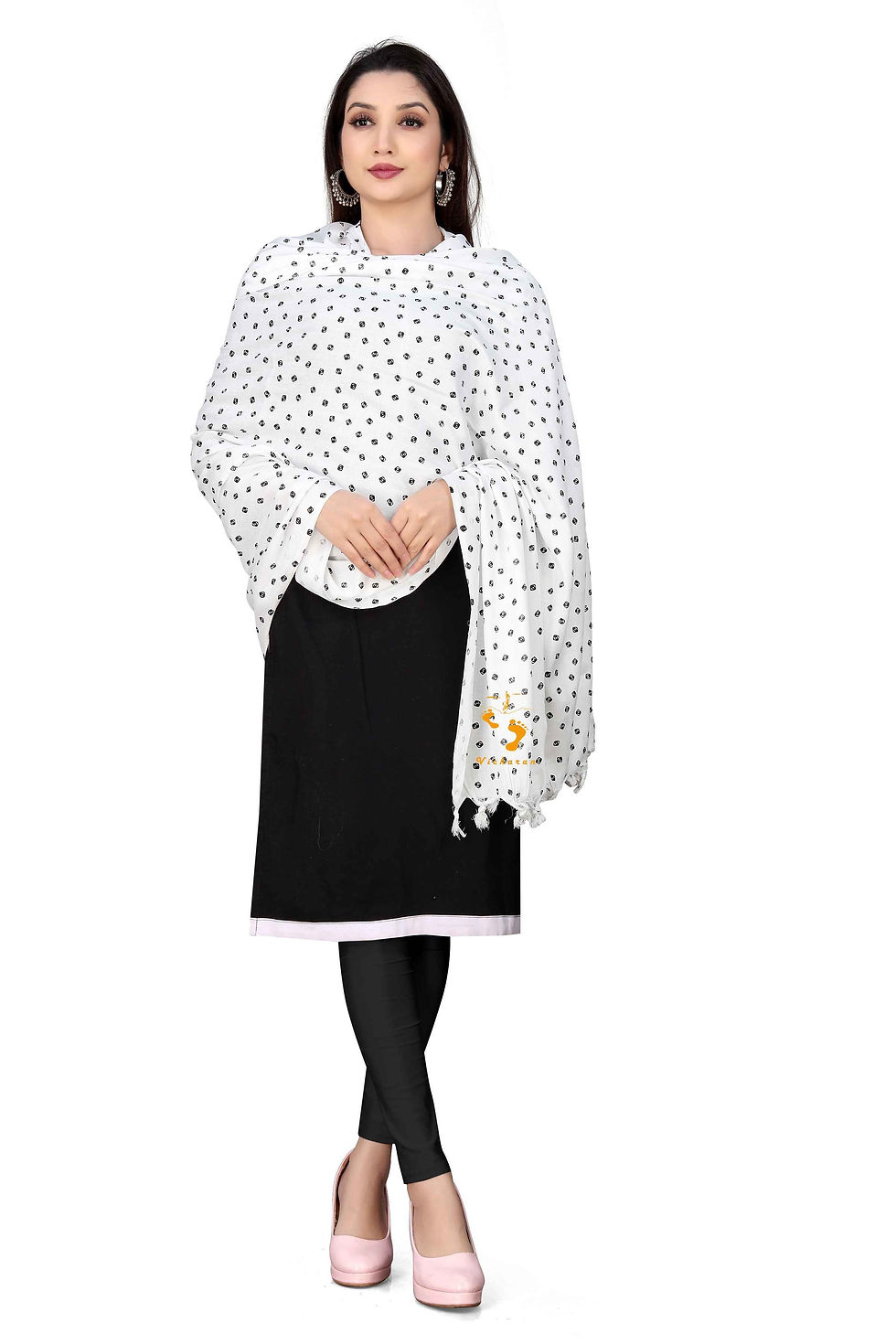 Thumbnail: Dupatta 1 dot balck