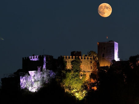VISITA NOTTURNA DEL CASTELLO E CENA