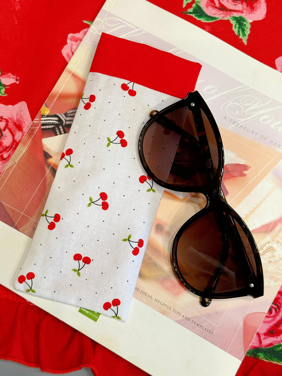 Regalo Cherry Lined Eyewear Pouch