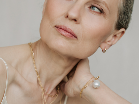 Redefining Elegance: The Modern Revival of Pearls