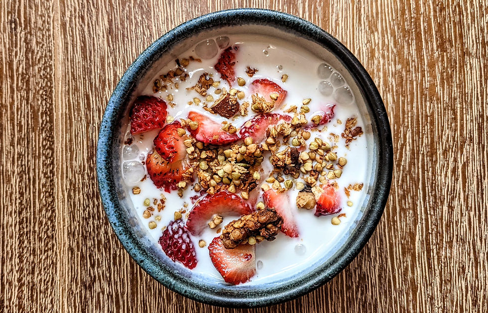 GF candida-diet friendly buckwheat granola with strawberries