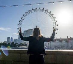 fernanda em frente a london eye