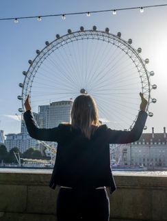 fernanda em frente a london eye