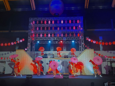 和傘パフォーマンス