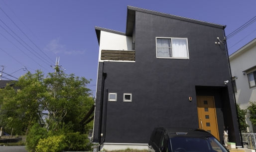 [大阪港区 狭小地専門工務店が提案]黒い外壁の家を「最高に快適」にするための知識