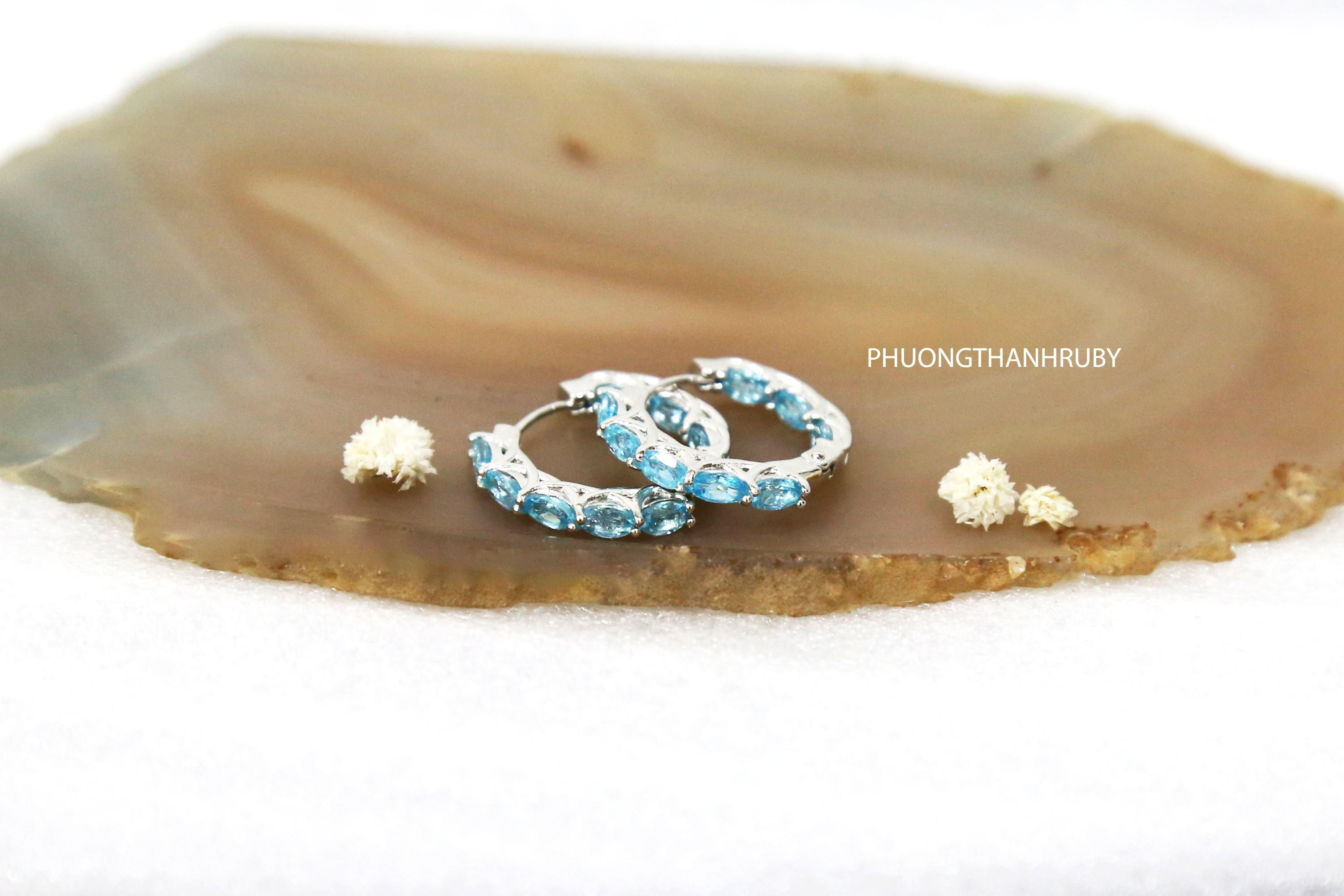 Khuyên tai bạc gắn đá Topaz xanh dương | Blue Topaz Sterling silver earrings