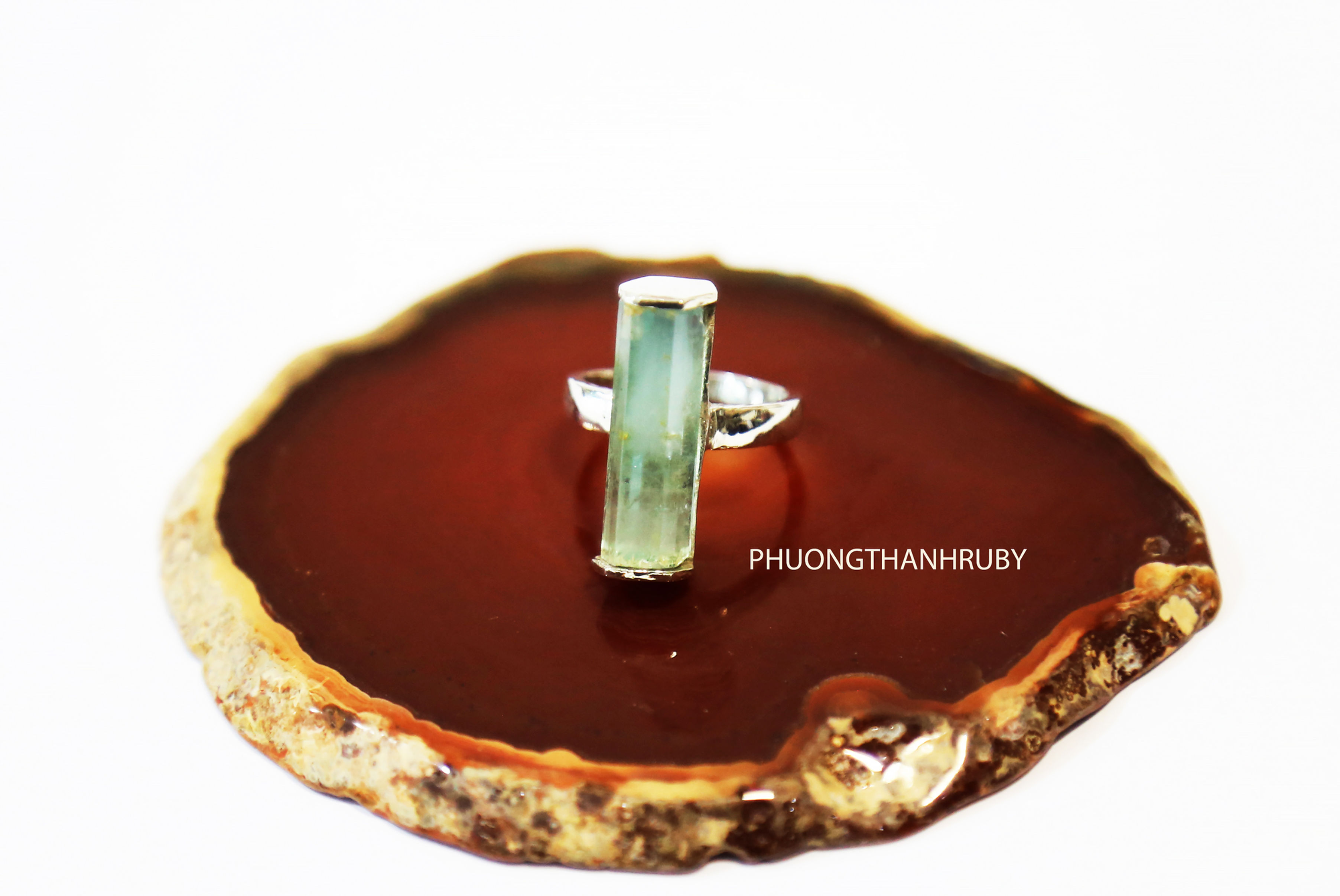 Nhẫn bạc gắn tinh thể đá Aquamarine tự nhiên