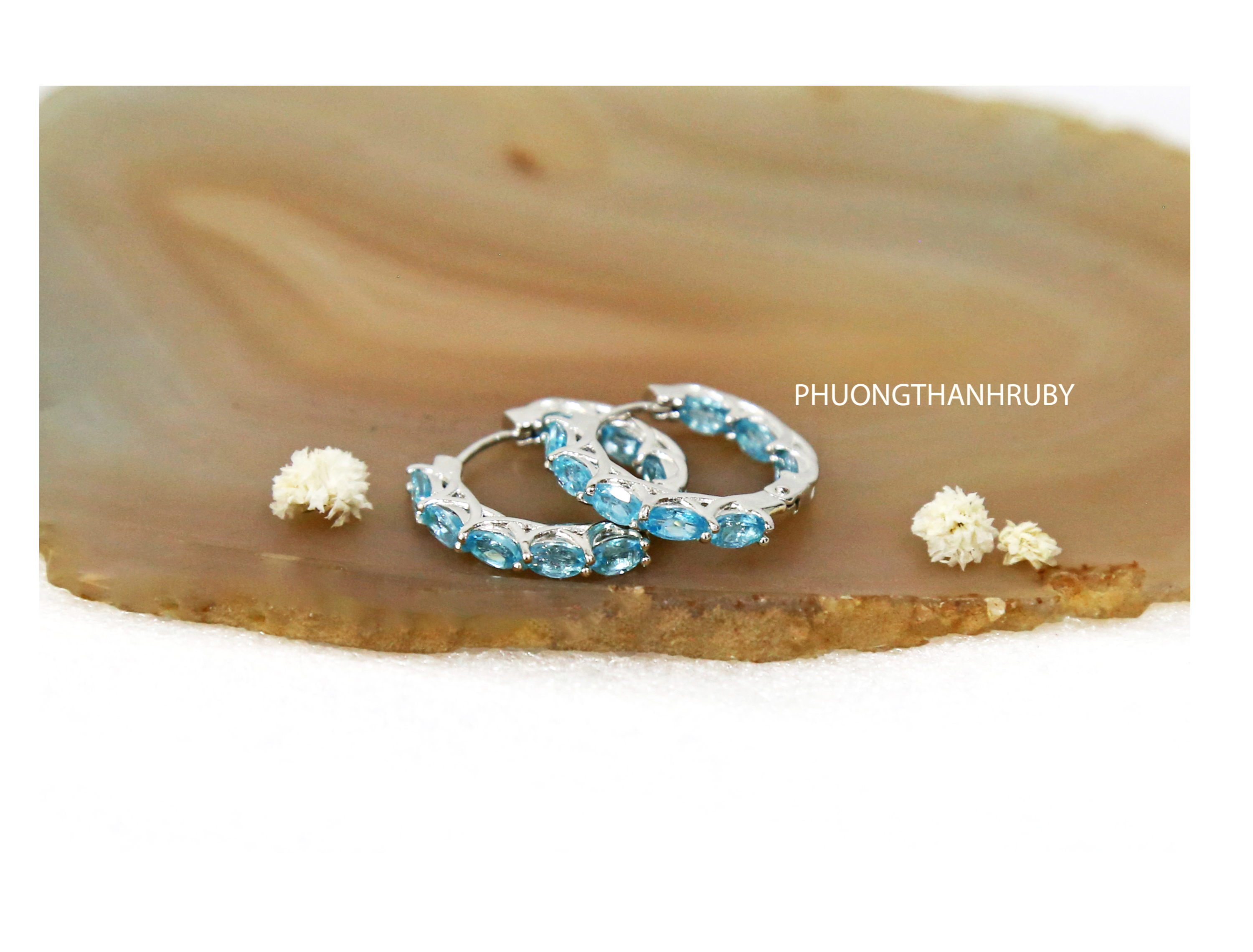 Khuyên tai bạc gắn đá Topaz xanh dương | Blue Topaz Sterling silver earrings