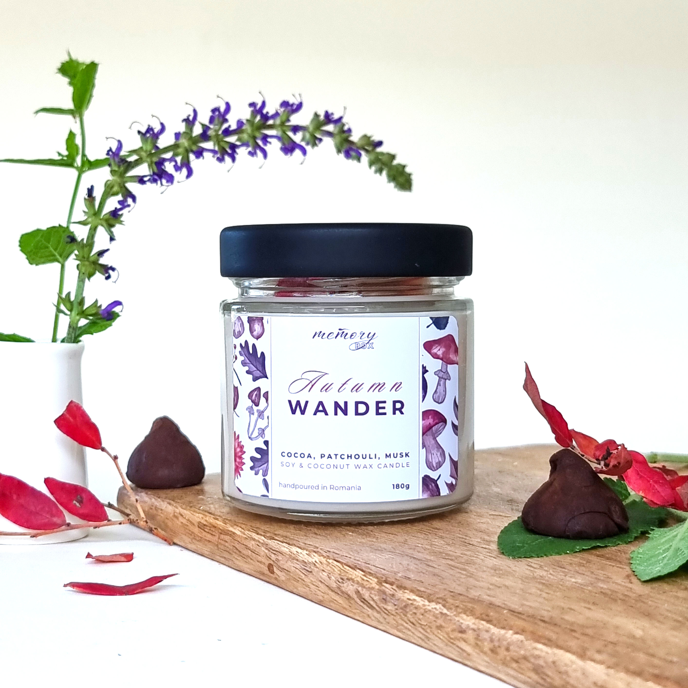 Lumânare parfumată: cacao, patchouli și mosc (120g/180g)