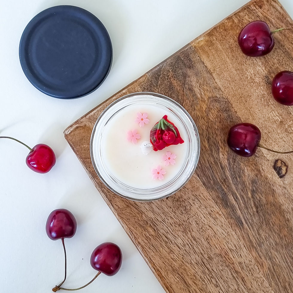 Lumanare parfumata, cireasa neagra, migdale, nuscoara, ceara de soia si cocos, fitil de bumbac, lumanare parfumata naturala