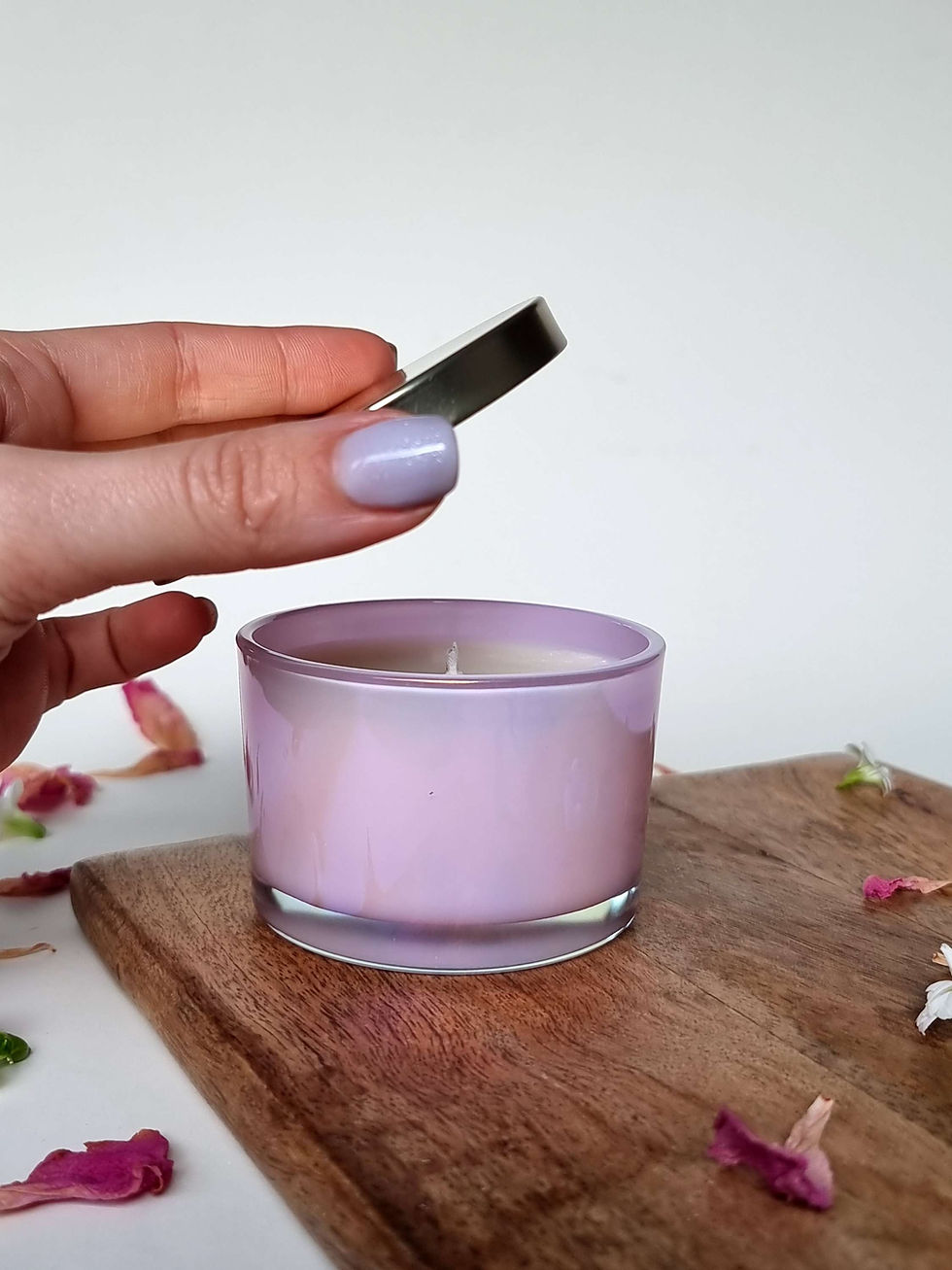 Miniatură: Lumânare parfumată în recipient iridescent mov, fitil de bumbac, ceara de soia si cocos