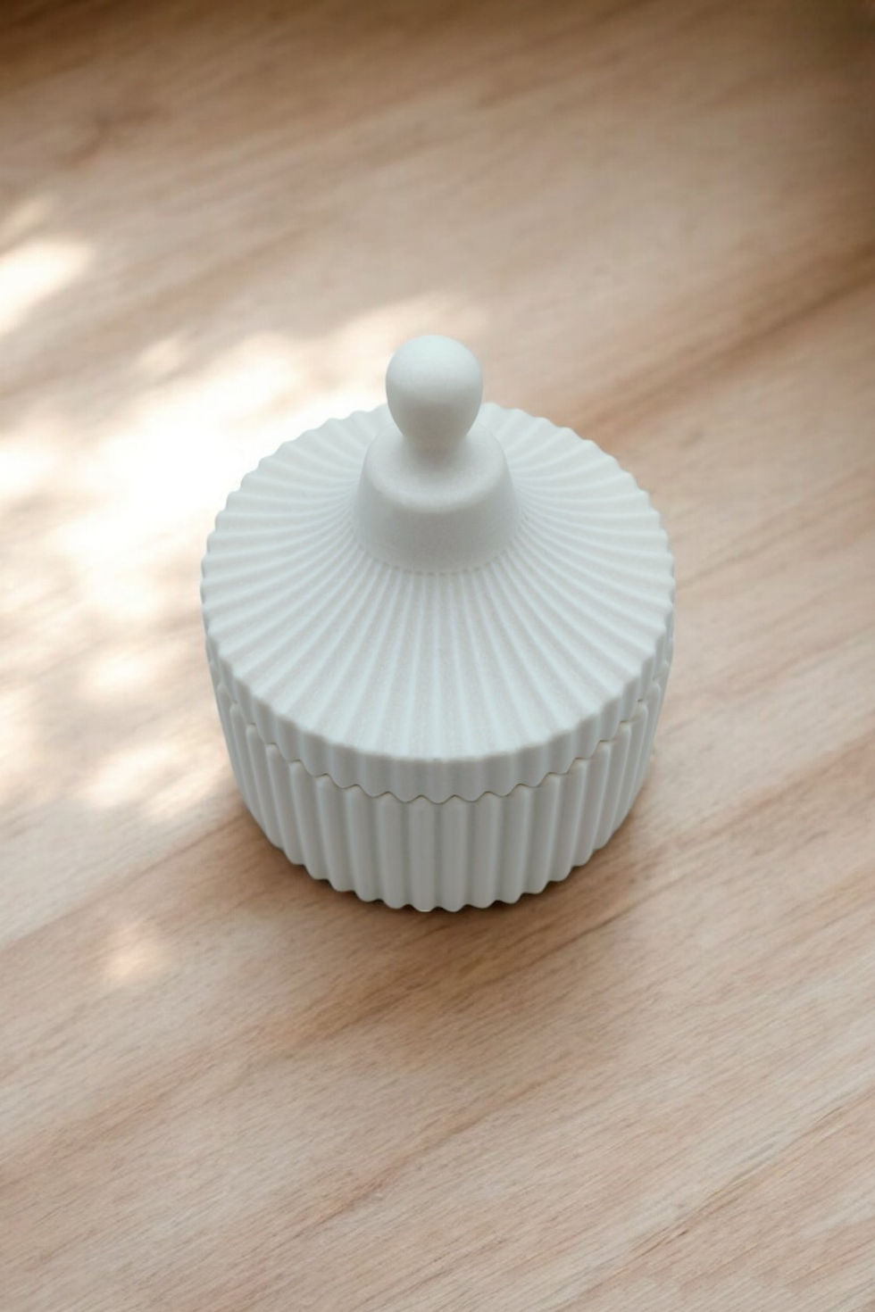 Miniature : Boîte ronde en Jesmonite – Petit pot motif cannelé + couvercle bonbonnière