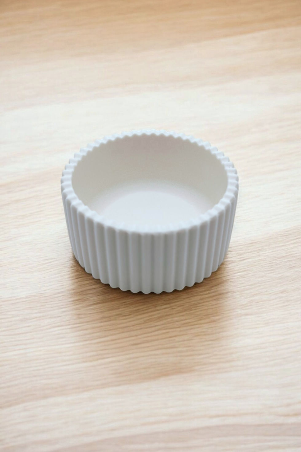 Miniature : Petit pot rond motif cannelé en Jesmonite