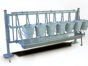 Holm & Laue Låsbar fôringsgrind for 7 kalver