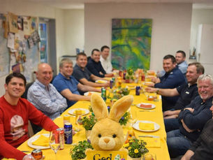 God påske-hilsen fra Via Montasje AS