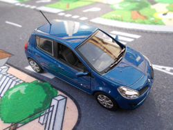 Renault Clio 3  5 portes 1/43ème