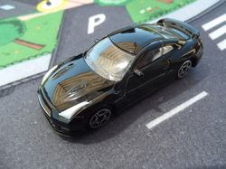Nissan GT-R 1/64ème