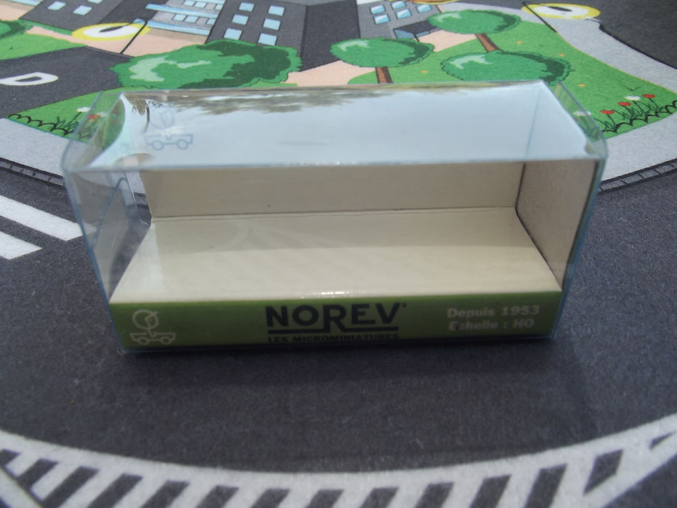 Boîte plastique et carton vert Les Microminiatures de Norev