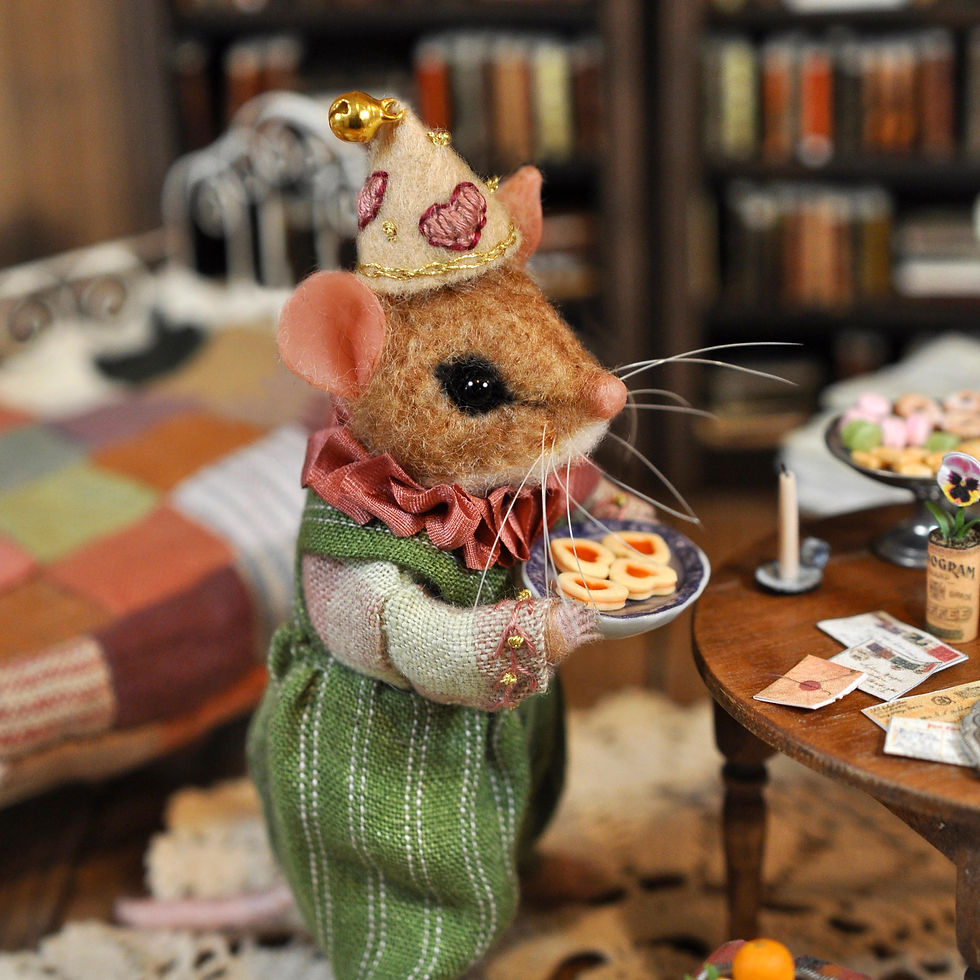Miniature : Little Mr Dormouse and his heart-shaped cookies